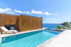 Seaside villa in Lloret de Mar with garden and pool view